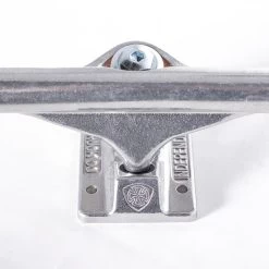 Independent Mid Silver Skateboard Trucks - 139mm 6 Independent Mid Silver Skateboard Trucks - 139mm -Skateboard Promotion Store independent mid silver skateboard trucks close