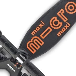 Maxi Micro Deluxe LED Scooter - Black 8 Maxi Micro Deluxe LED Scooter - Black -Skateboard Promotion Store s1 nxUbQ